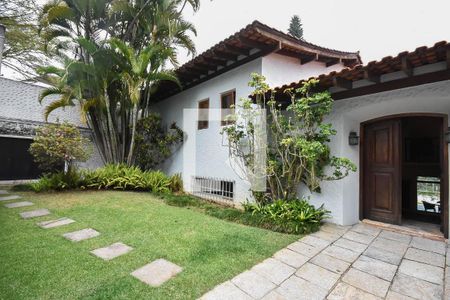 Casa à venda com 540m², 4 quartos e 7 vagasFachada
