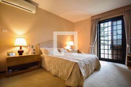 Casa à venda com 540m², 4 quartos e 7 vagasSuíte 2