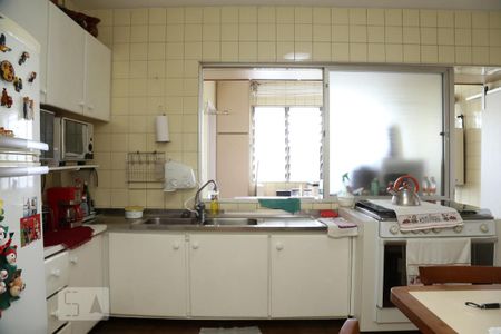 Apartamento à venda com 130m², 3 quartos e 2 vagasCozinha 