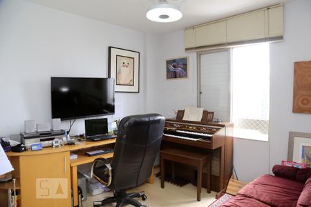 Apartamento à venda com 130m², 3 quartos e 2 vagasQuarto 3 