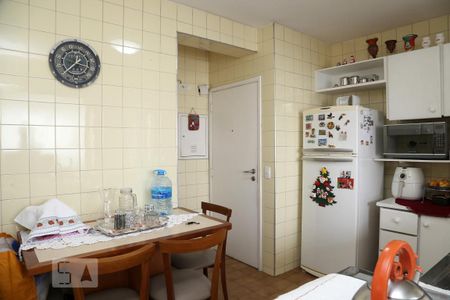 Apartamento à venda com 130m², 3 quartos e 2 vagasCozinha 