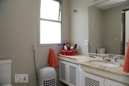 Apartamento à venda com 130m², 3 quartos e 2 vagasBanheiro da Suíte 