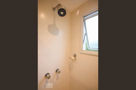 Apartamento à venda com 97m², 2 quartos e 2 vagasChuveiro do banheiro da suíte 2