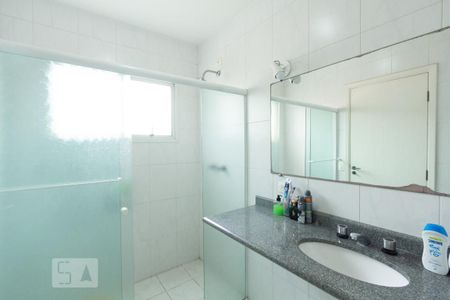 Casa à venda com 350m², 4 quartos e 4 vagas Casa à venda com 350m², 4 quartos e 4 vagasBanheiro da Suíte 2