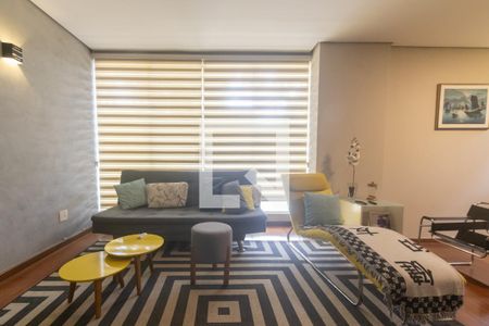 Sala de casa para alugar com 6 quartos, 350m² em Jardim Novo Mundo, São Paulo