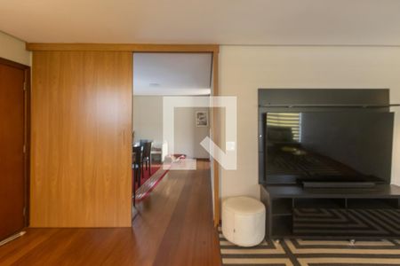 Casa à venda com 4 quartos, 350m² em Jardim Novo Mundo, São Paulo