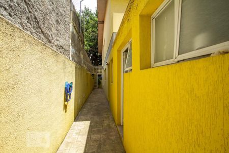 Casa à venda com 350m², 4 quartos e 4 vagas Casa à venda com 350m², 4 quartos e 4 vagaslateral da casa