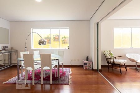 Casa à venda com 350m², 4 quartos e 4 vagas Casa à venda com 350m², 4 quartos e 4 vagasSala 3