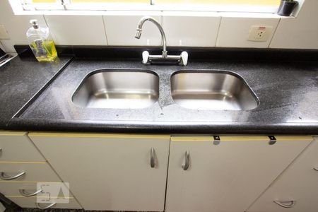 Casa à venda com 350m², 4 quartos e 4 vagas Casa à venda com 350m², 4 quartos e 4 vagasCozinha