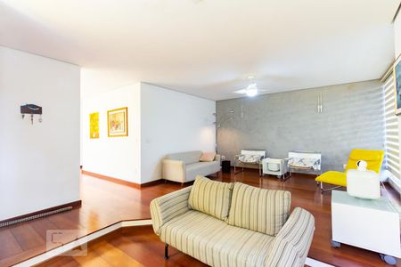 Sala 1 de casa para alugar com 4 quartos, 350m² em Jardim Novo Mundo, São Paulo