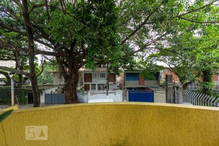 Casa à venda com 350m², 4 quartos e 4 vagas Casa à venda com 350m², 4 quartos e 4 vagasVaranda da Suíte 1