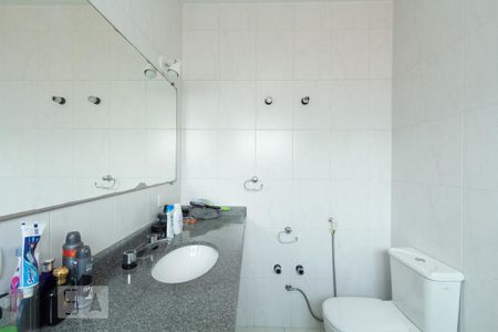 Casa à venda com 350m², 4 quartos e 4 vagas Casa à venda com 350m², 4 quartos e 4 vagasBanheiro da Suíte 2