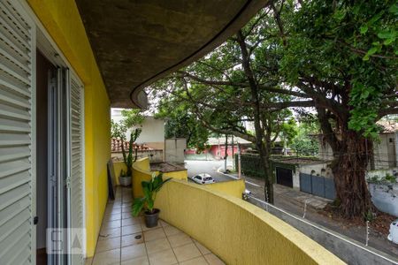Casa à venda com 350m², 4 quartos e 4 vagas Casa à venda com 350m², 4 quartos e 4 vagasVaranda da Suíte 1