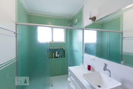 Casa à venda com 350m², 4 quartos e 4 vagas Casa à venda com 350m², 4 quartos e 4 vagasBanheiro da Suíte 1