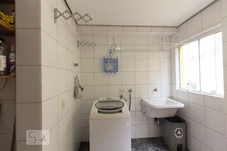 Casa à venda com 350m², 4 quartos e 4 vagas Casa à venda com 350m², 4 quartos e 4 vagasÁrea de Serviço