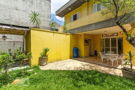 Casa à venda com 350m², 4 quartos e 4 vagas Casa à venda com 350m², 4 quartos e 4 vagasQuintal