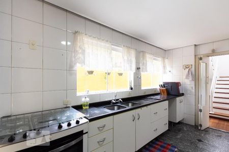 Casa à venda com 350m², 4 quartos e 4 vagas Casa à venda com 350m², 4 quartos e 4 vagasCozinha