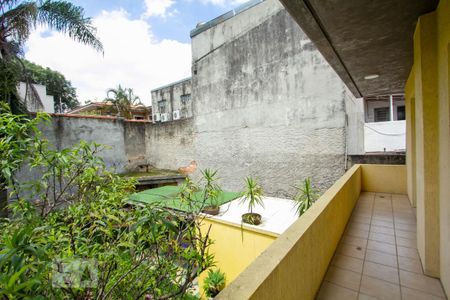 Casa à venda com 350m², 4 quartos e 4 vagas Casa à venda com 350m², 4 quartos e 4 vagasVaranda da Suíte 2