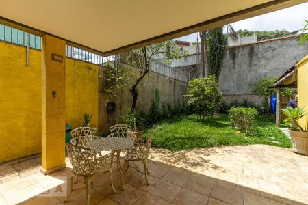 Casa à venda com 350m², 4 quartos e 4 vagas Casa à venda com 350m², 4 quartos e 4 vagasQuintal