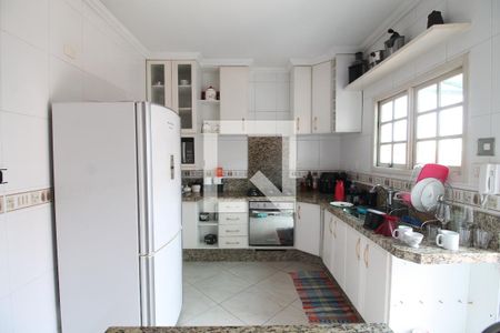 Casa à venda com 300m², 4 quartos e 3 vagasCozinha 