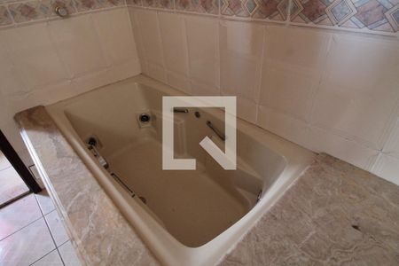 Casa à venda com 300m², 4 quartos e 3 vagasCasa 2 - banheiro da suíte