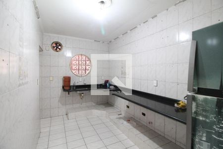 Casa à venda com 300m², 4 quartos e 3 vagasCasa 2 - Cozinha