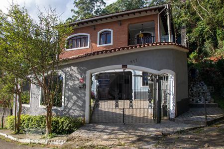 Casa à venda com 250m², 3 quartos e 5 vagas Casa à venda com 250m², 3 quartos e 5 vagasFachada