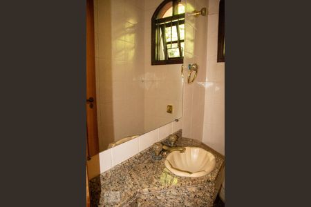 Casa à venda com 250m², 3 quartos e 5 vagas Casa à venda com 250m², 3 quartos e 5 vagasBanheiro