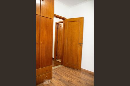 Casa à venda com 250m², 3 quartos e 5 vagas Casa à venda com 250m², 3 quartos e 5 vagasQuarto 3