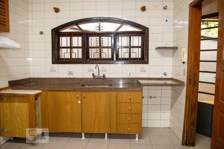 Casa à venda com 250m², 3 quartos e 5 vagas Casa à venda com 250m², 3 quartos e 5 vagasCozinha