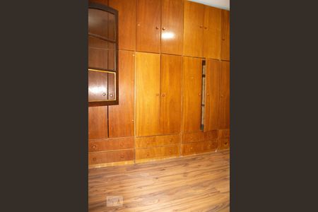 Casa à venda com 250m², 3 quartos e 5 vagas Casa à venda com 250m², 3 quartos e 5 vagasQuarto 4 - Suíte