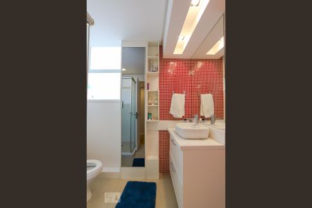 Apartamento para alugar com 120m², 3 quartos e 2 vagas Apartamento para alugar com 120m², 3 quartos e 2 vagasBanheiro 2