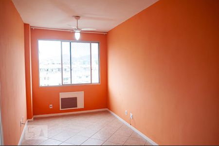 Sala de apartamento para alugar com 1 quarto, 45m² em Pechincha, Rio de Janeiro