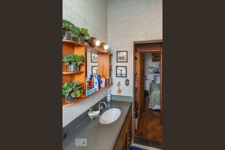 Casa à venda com 350m², 3 quartos e 3 vagasBanheiro da Suíte