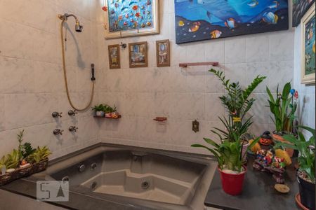 Casa à venda com 350m², 3 quartos e 3 vagasBanheiro Social