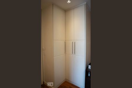 Apartamento para alugar com 110m², 2 quartos e 2 vagas Apartamento para alugar com 110m², 2 quartos e 2 vagasQuarto 2