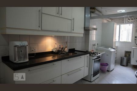 Apartamento para alugar com 110m², 2 quartos e 2 vagas Apartamento para alugar com 110m², 2 quartos e 2 vagasCozinha