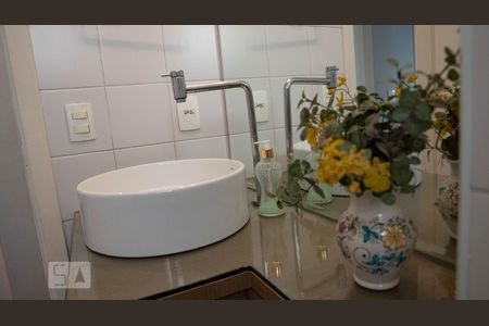 Apartamento para alugar com 110m², 2 quartos e 2 vagas Apartamento para alugar com 110m², 2 quartos e 2 vagasBanheiro