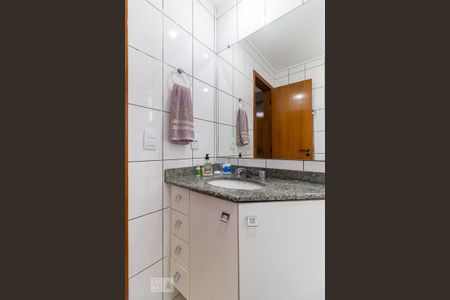 Apartamento à venda com 92m², 3 quartos e 2 vagas Apartamento à venda com 92m², 3 quartos e 2 vagasBanheiro da suíte 1