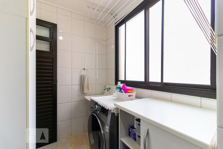Apartamento à venda com 92m², 3 quartos e 2 vagas Apartamento à venda com 92m², 3 quartos e 2 vagasÁrea de serviço