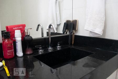Apartamento à venda com 240m², 3 quartos e 3 vagasbanheiro suite 1