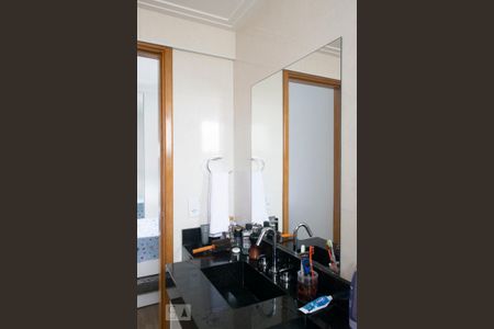 Apartamento à venda com 240m², 3 quartos e 3 vagasbanheiro suite 2
