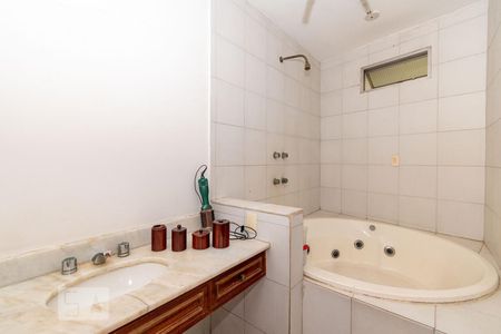 Apartamento à venda com 280m², 4 quartos e 1 vagaBanheiro Suite