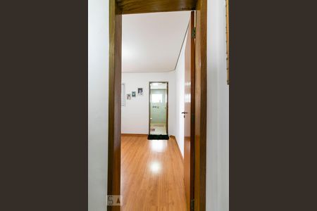 Corredor de casa à venda com 2 quartos, 70m² em Vila Gomes Cardim, São Paulo