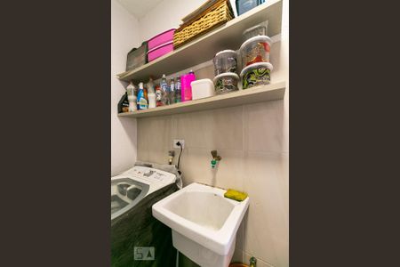 Casa à venda com 70m², 2 quartos e 1 vagaÁrea de Serviço