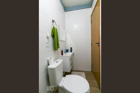 Casa à venda com 70m², 2 quartos e 1 vagaÁrea de Serviço - Banheiro