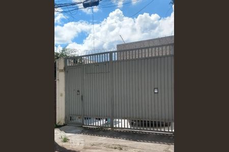 Casa à venda com 25m², 1 quarto e sem vaga Casa à venda com 25m², 1 quarto e sem vagaFachada