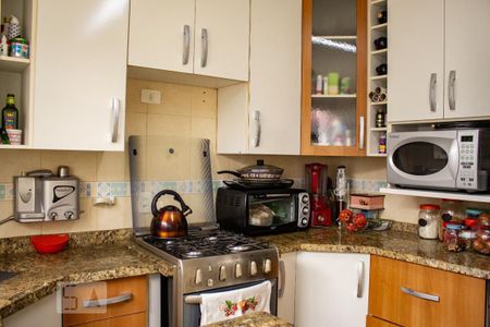 Casa à venda com 98m², 3 quartos e 2 vagascozinha