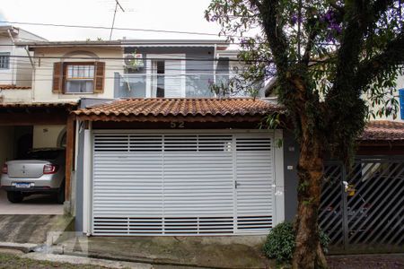 Casa à venda com 98m², 3 quartos e 2 vagasFachada