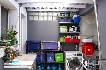 Casa à venda com 98m², 3 quartos e 2 vagascozinha